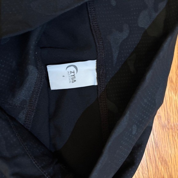 Zyia Active Black Camo Print Activewear Leggings Size 4 - Picture 3 of 4